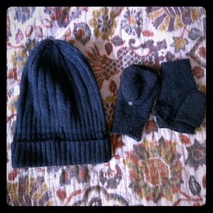 Beanie with button mittens set
